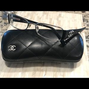Chanel pearl glasses